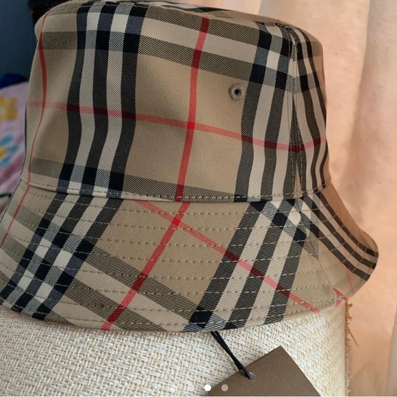 Burberry bucket hat - Picture 3 of 4
